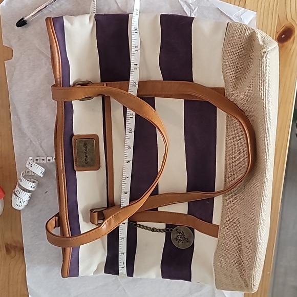 Younique brand beach tote. - Picture 1 of 4